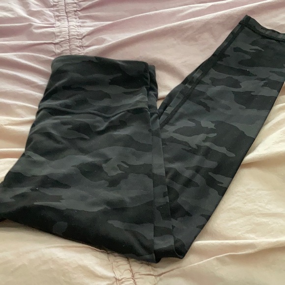 Athleta Pants - Elation camo M tight EUC
